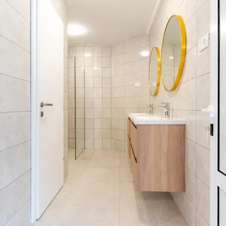 Luxury Nala With Shared Pool Apartamento *