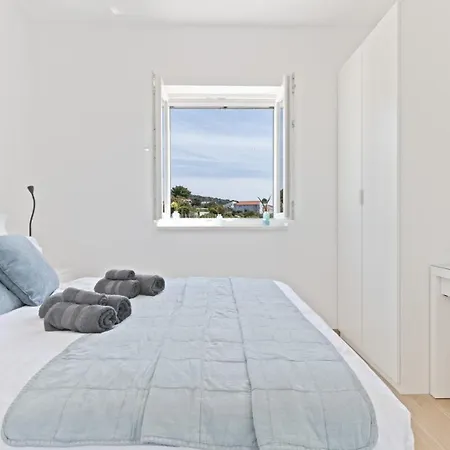 Luxury Nala With Shared Pool Apartamento Sevid