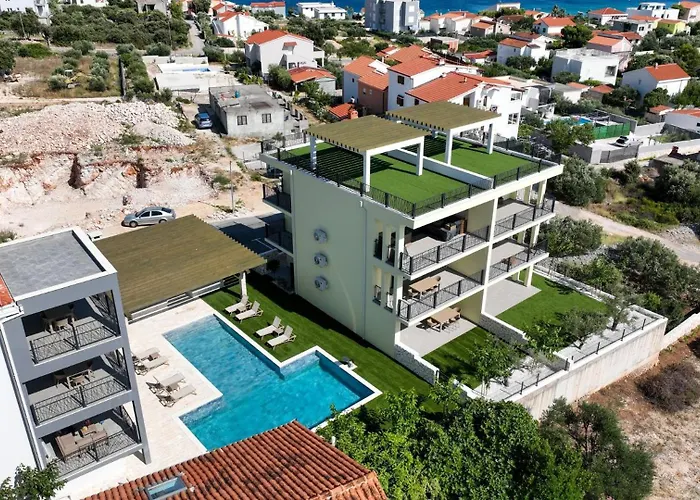 Luxury Nala With Shared Pool Apartman