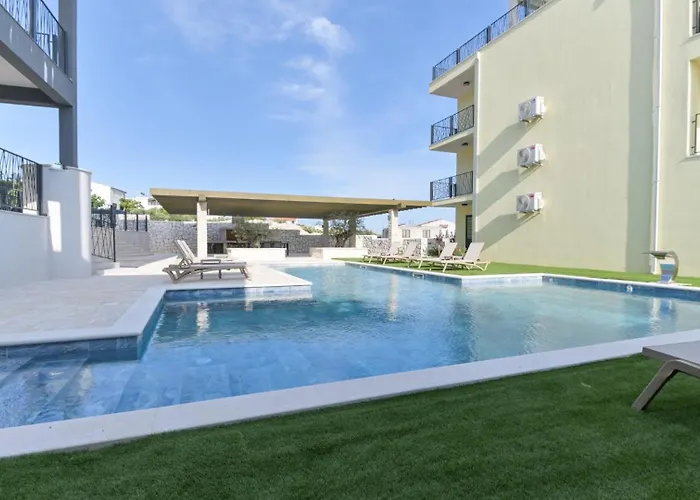 Apartman Luxury Nala With Shared Pool Sevid