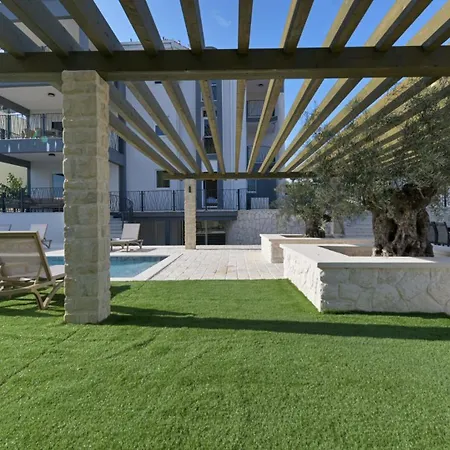 Luxury Nala With Shared Pool *