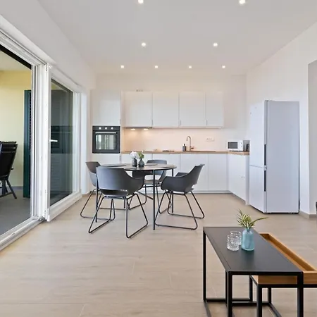 Apartmán Luxury Nala With Shared Pool Sevid