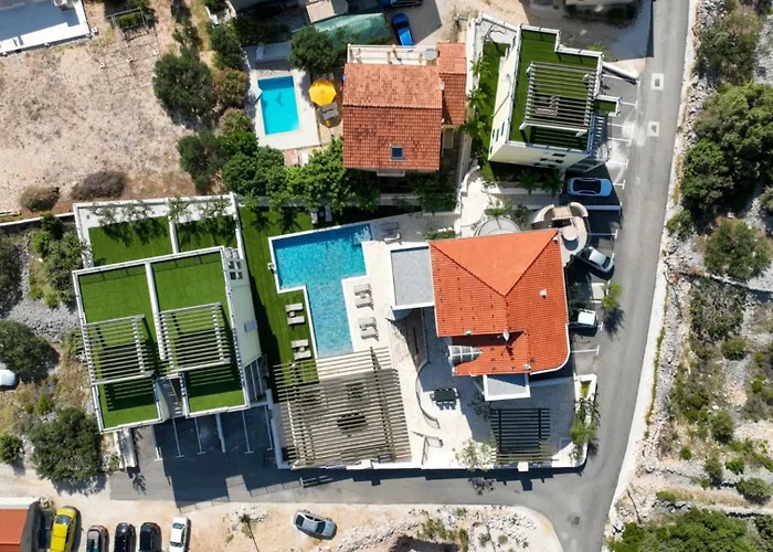 Luxury Nala With Shared Pool *
